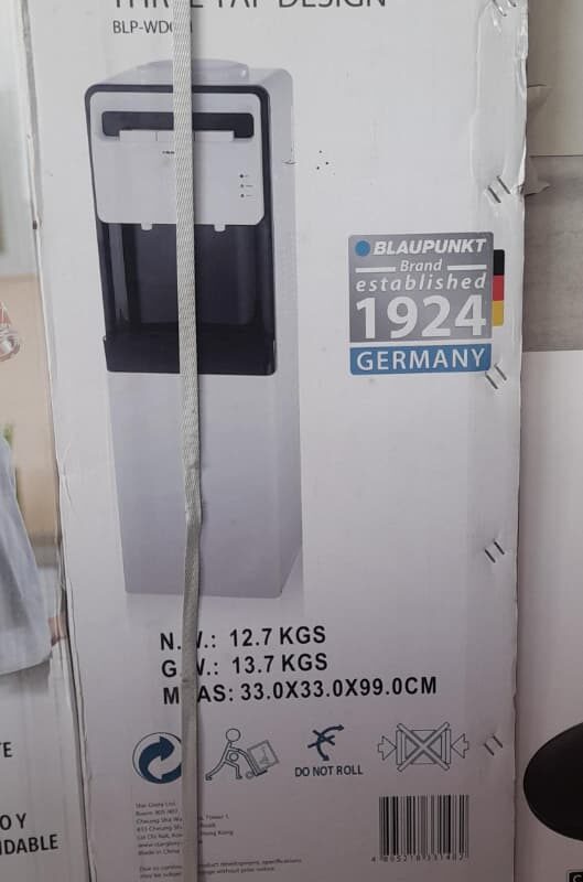 Dispensador de agua Blaupunkt BLP-WD001 es un modelo de pie que ofrece agua fría, caliente y a temperatura ambiente