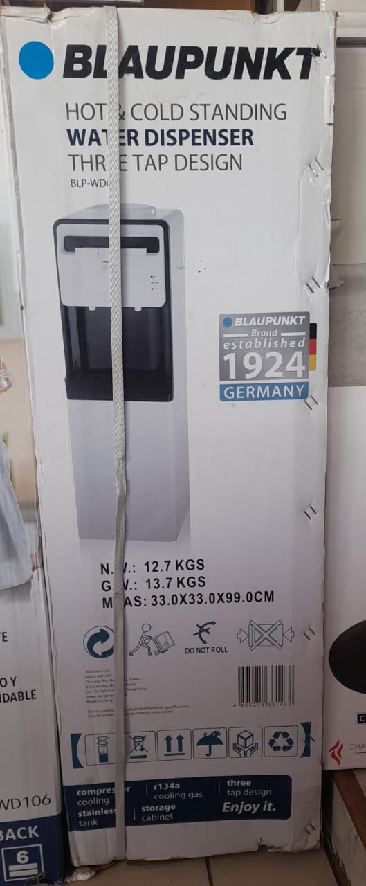 Dispensador de agua Blaupunkt BLP-WD001 es un modelo de pie que ofrece agua fría, caliente y a temperatura ambiente