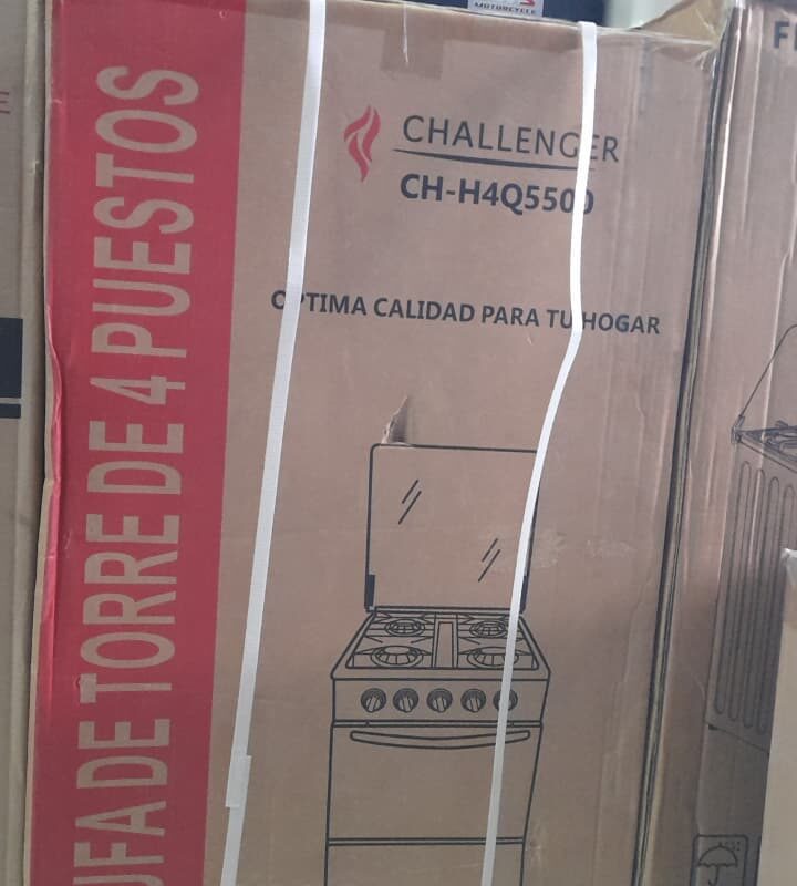 Estufa de 4 puestos de la marca Challenger, modelo CH-H4Q550.