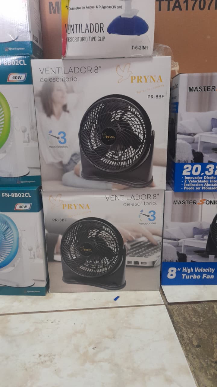 Ventilador de escritorio Pryna PR-8BF de 8 pulgadas en color negro